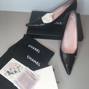 CHANEL low heel black pump 38.5